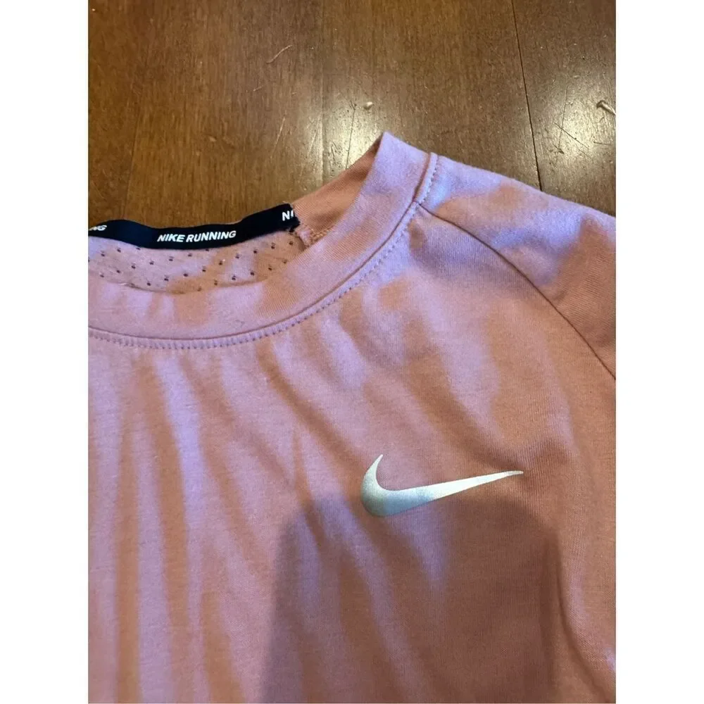 Woman’s Nike dri fit Nike running shirt size medium - Picture 2 of 5